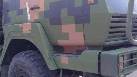 铁门关迷彩漆喷涂核心是基材处理